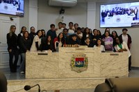 Em visita ao plenário da Câmara, alunos do 8º Ano do Sesi acompanham palestra da vereadora Taise Braz