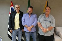 Vereador Marcos Crippa recebe o Simcat - Sindicato dos Funcionários e Servidores Públicos Municipais de Catanduva