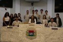 Visitando o Legislativo: vereadora Taise Braz recebe alunos do Projeto Pescar
